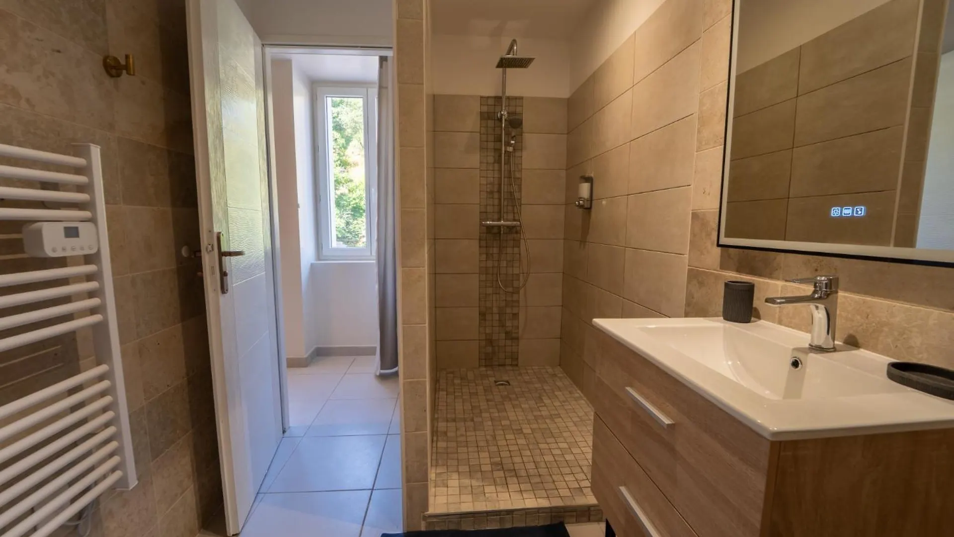 Charmant Studio Avec Parking Gratuit Vals-les-Bains 0*,  France