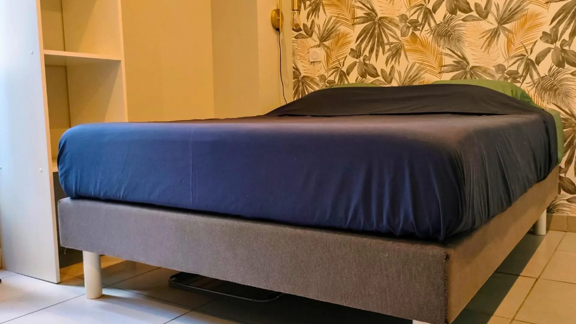 Charmant Studio Avec Parking Gratuit Vals-les-Bains 0*,  France